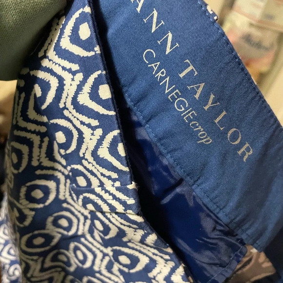 ANN TAYLOR CARNEGIE PATTERNED CROPPED PANTS - Picture 3 of 5